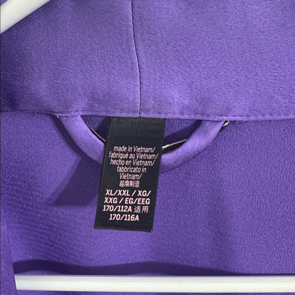 Victoria's Secret satin robe - Picture 2 of 3